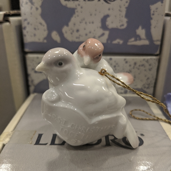 Lladro Vintage 1993 First Christmas Together - Picture 2 of 5
